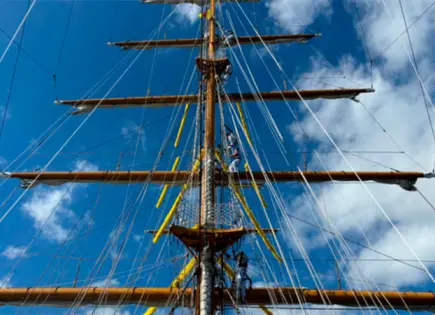 Buque Escuela Cuauhtémoc inicia su retorno a México tras accidente