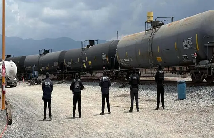 Indagan a dueños de carrotanques por huachicol fiscal