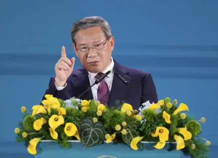 Legisladores de EEUU impulsan diálogo militar en visita a China