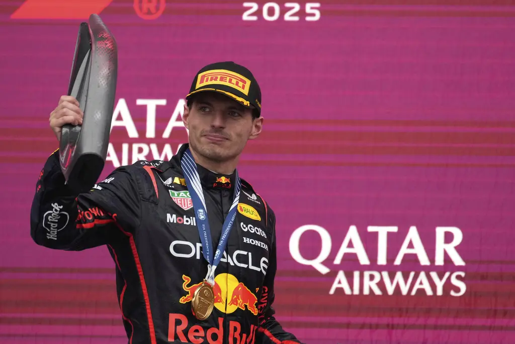 Max Verstappen gana el GP de Azerbaiyán tras choque de Piastri