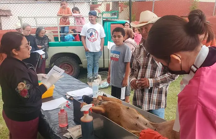 Acercan servicios a comunidades