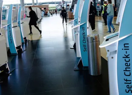 Afectó ciberataque varios aeropuertos Afectó ciberataque varios aeropuertos