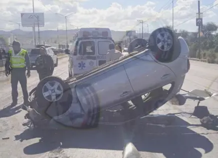 Volcadura en Circuito Potosí deja una persona lesionada