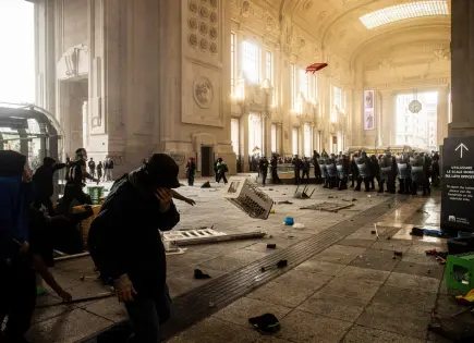 Miles de trabajadores italianos se unen en huelga por Gaza