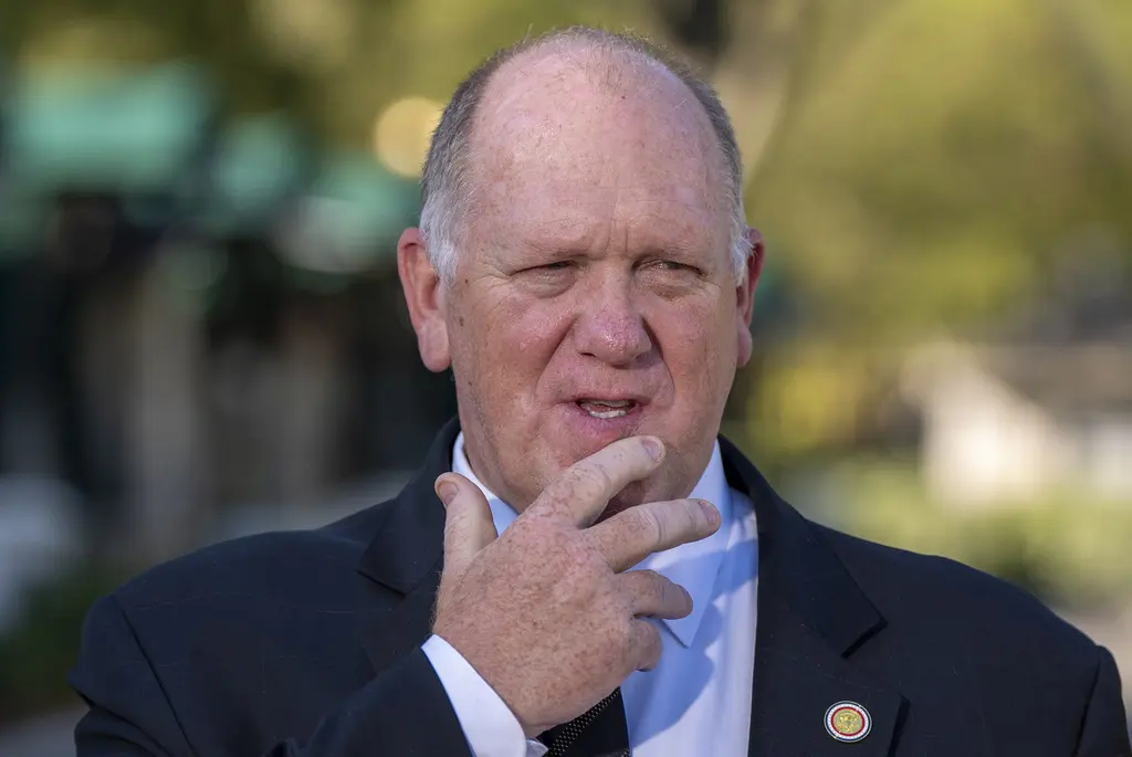 Casa Blanca respalda a Tom Homan ante acusaciones de soborno