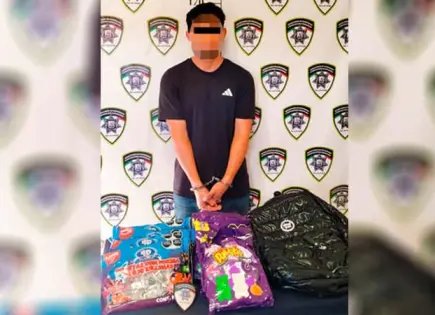 Ladrón robaba dulces en tienda Walmart Ladrón robaba dulces en tienda Walmart