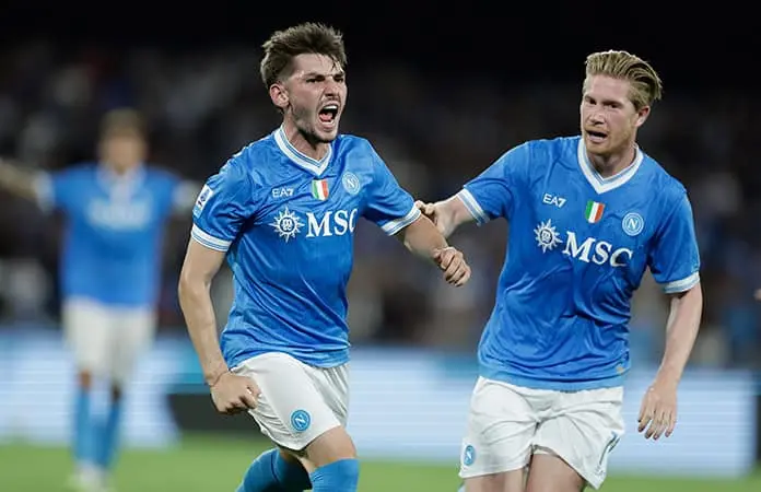 Sufrida victoria del Napoli sobre Pisa