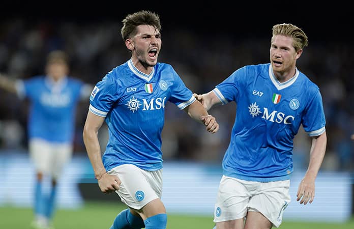 Sufrida victoria del Napoli sobre Pisa
