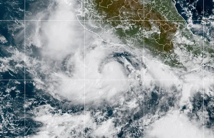 Huracán Narda se intensifica en el Pacífico