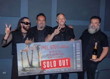 In-D: Molotov, XXX aniversario con llanta de refacción