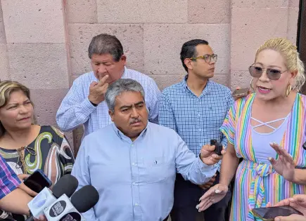 Llevan a Congreso reclamos contra presidenta de Villa de Pozos