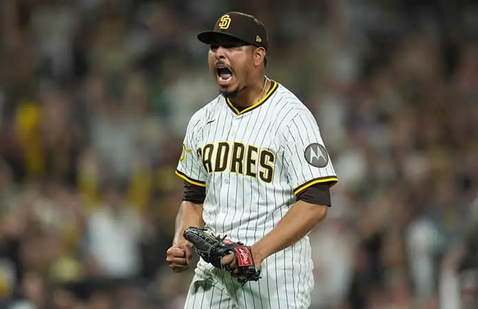 Padres aseguran un lugar en los playoffs