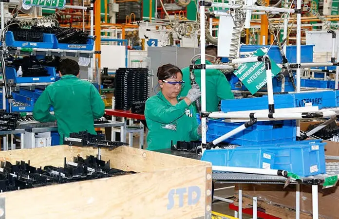 Sufre economía peor caída anual