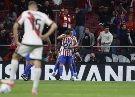 Triplete de Julián Álvarez le da la victoria al Atlético