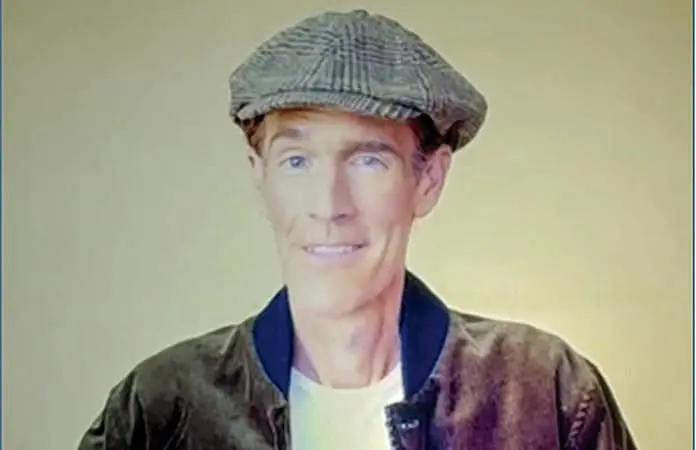 VAN DER BEEK REAPARECE EN PÚBLICO