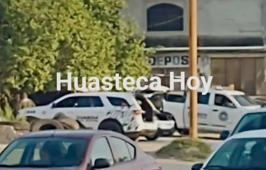 Reciben con ponchallantas a avanzada del gobernador en Valles