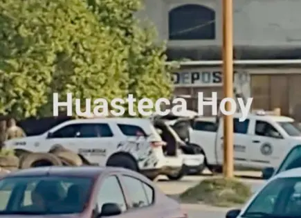 Reciben con ponchallantas a avanzada del gobernador en Valles