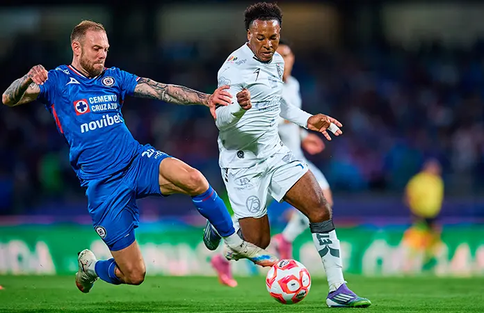 Cruz Azul rescata empate ante Querétaro con gol del Toro Fernández