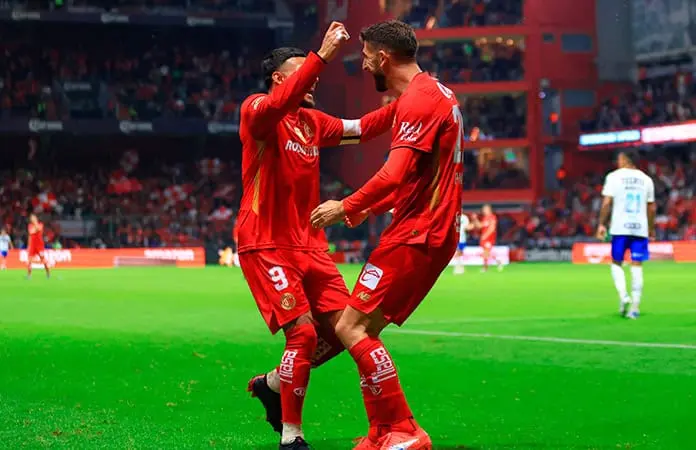 Diablos se rayan con Monterrey