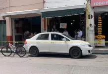 Fallece hombre dentro de su vehículo en zona centro Fallece hombre dentro de su vehículo en zona centro