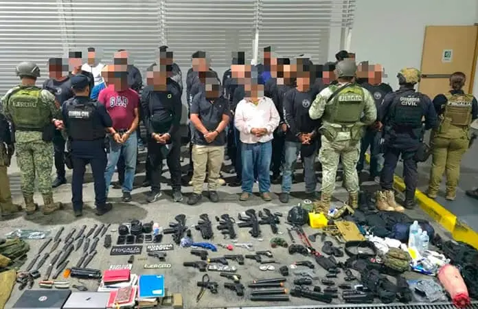 “Jazher”, guardia de la Luz del Mundo, se arma