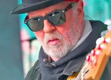 MUERE MICHORENA MÚSICO DE THREE SOULS IN MY MIND