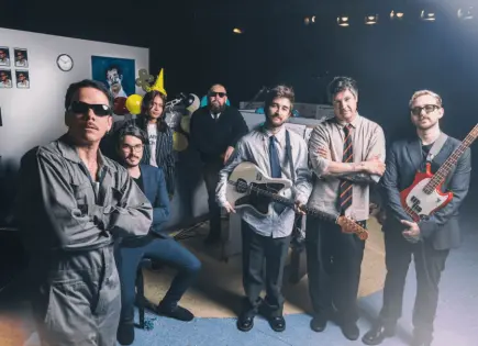 Tiny Desk Llega a México con Grabando en la Oficina