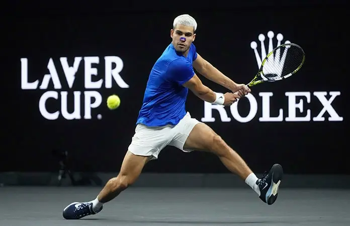 Avanza C. Alcaraz en Abierto de Japón