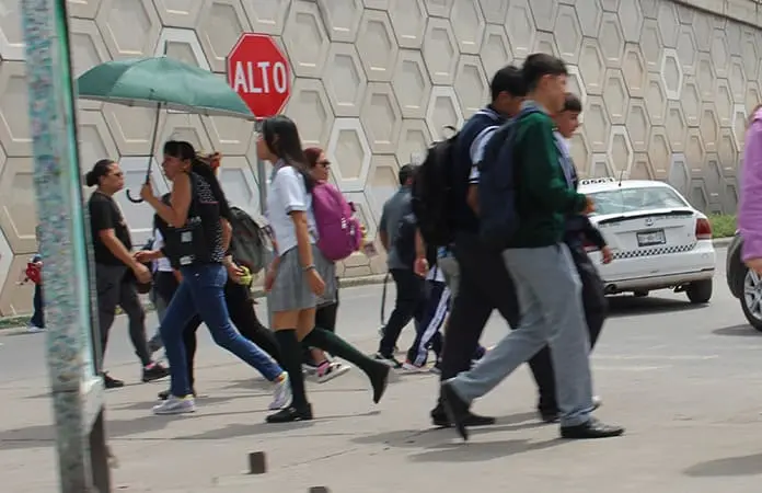 Combaten en Soledad analfabetismo en adultos