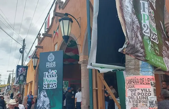 Critican poceños gasto en la feria