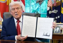 Trump anuncia que aranceles a camiones comenzarán en noviembre