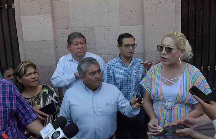 Falta educación política de Rivera A.