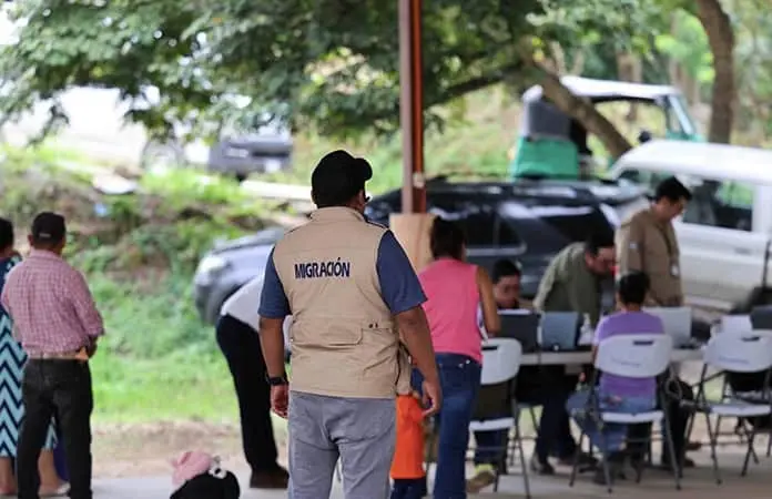 Huyen y solicitan asilo a Guatemala