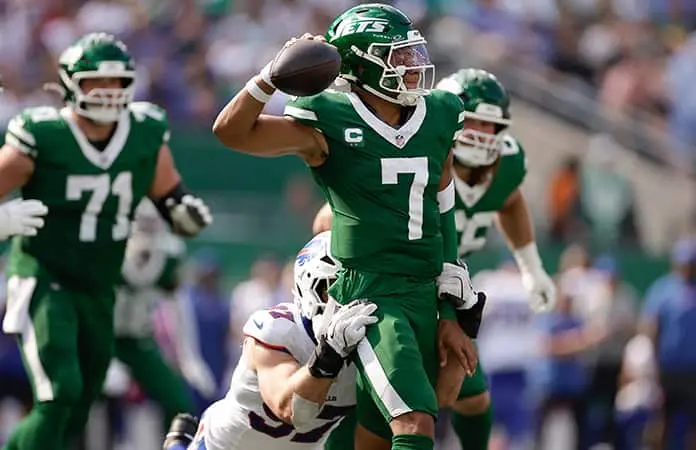 Mejora Justin Fields en protocolo de conmoción