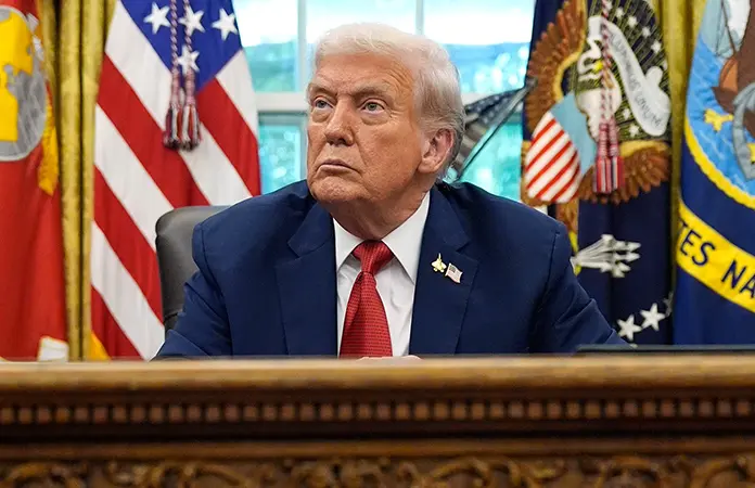 Acusan a Trump de negar fondos a indocumentados