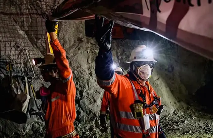 Colapsa mina en Nigeria; 15 fallecidos