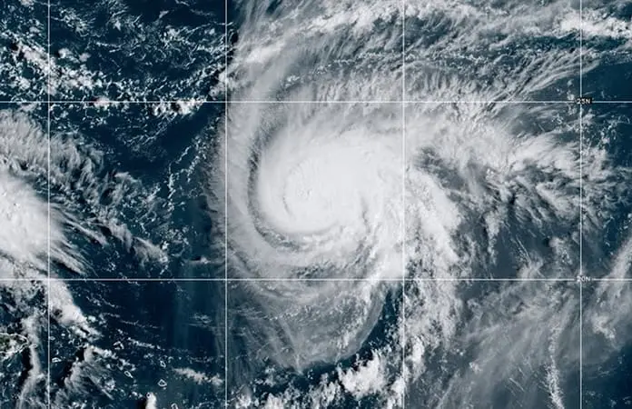 Humberto crece a huracán categoría 3
