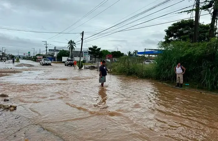 Las fuertes lluvias de Narda dejan 2 muertos