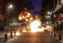 Marcha por caso Ayotzinapa en CDMX deja pérdidas por 21.9 mdp