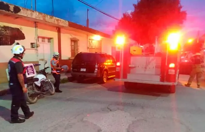 Motociclista a punto de generar tragedia