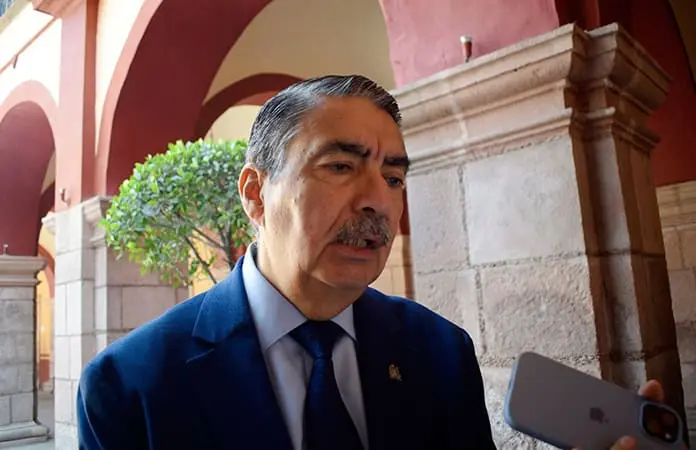 Recursos, sólo para  primera quincena de  noviembre: Rector