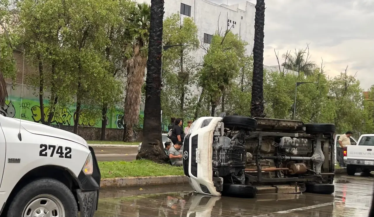 Volcadura en Río Santiago, sin heridos