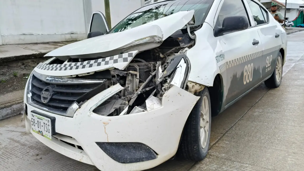 Adulto mayor provoca choque en Ciudad Valles