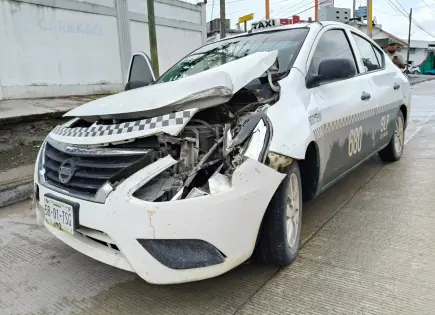 Adulto mayor provoca choque en Ciudad Valles