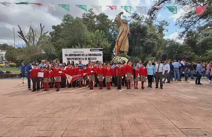 Conmemoran 204 aniversario de la Independencia de México