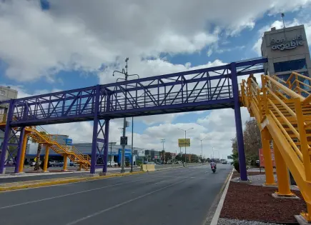 Galindo anuncia revisión y mejora de puentes peatonales en SLP