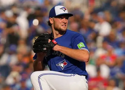 Mantienen Azulejos la cima del Este 