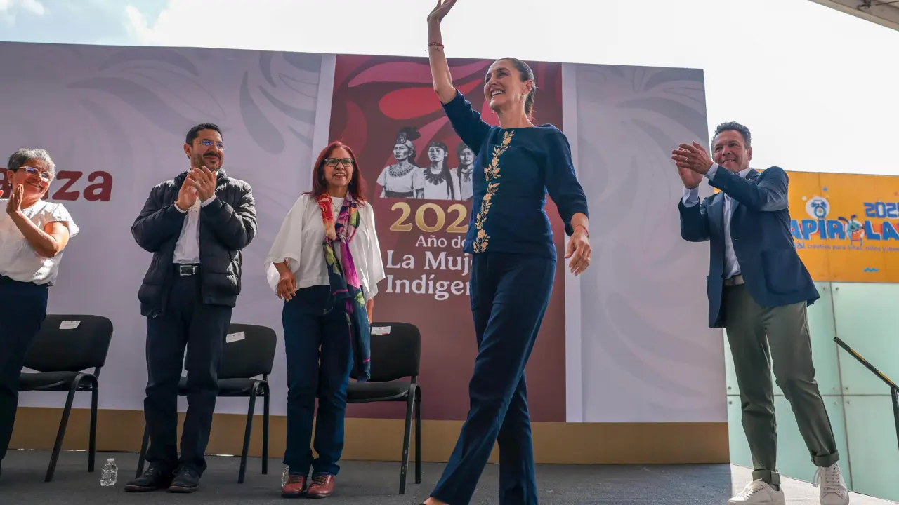 Sheinbaum pide respeto ante abucheos a Pablo Lemus