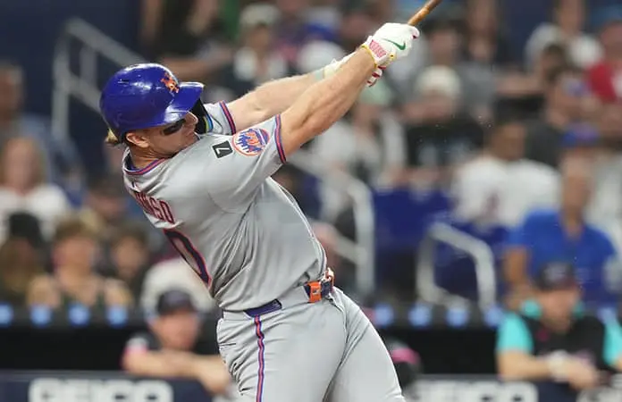 Siguen los Mets en la lucha por comodín