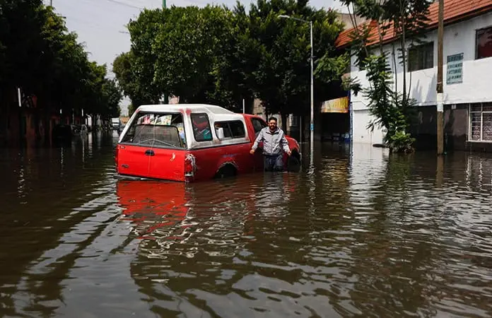 Amanecen entre lodo tras lluvias